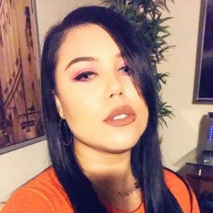 Meet your Posher, Corina